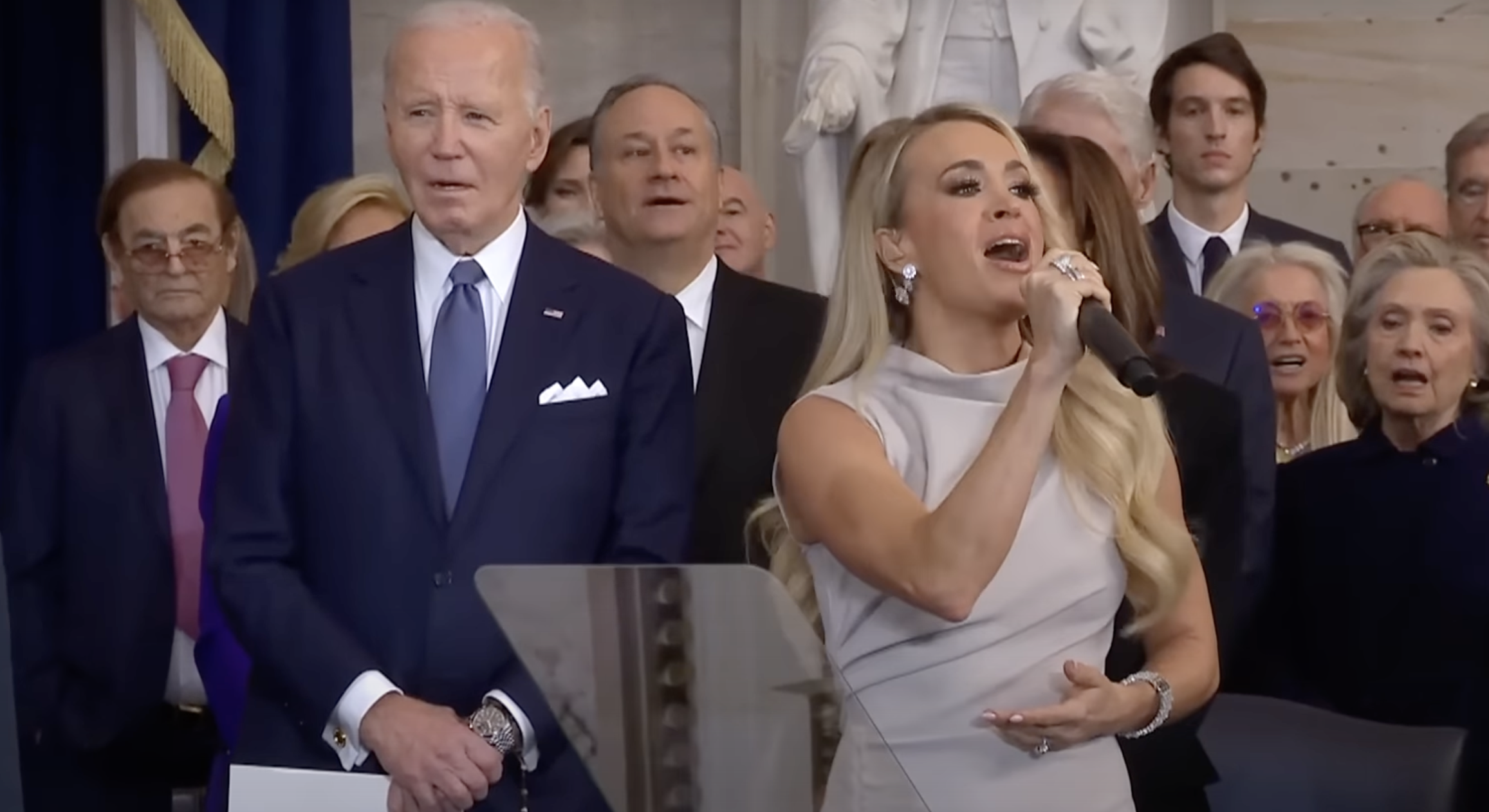 Un abito modenese ha brillato all’Inauguration Day: la scelta di Carrie Underwood